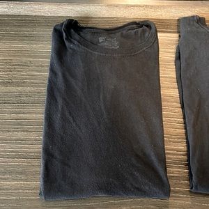 Black Hanes T-shirt. Size M but looks like S, that’s why I only used it twice